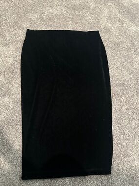 Courtenay Black Velvet Pencil Skirt